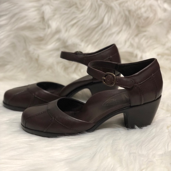 dansko mary jane heels